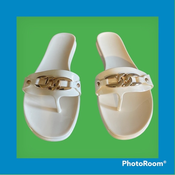 VINCE CAMUTO Sandal - Picture 2 of 10